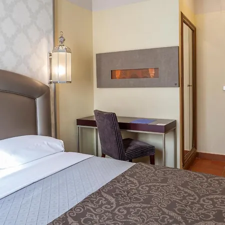 Hotel Maciá Alfaros