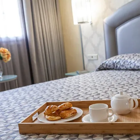 Macià Alfaros Hotel 4*