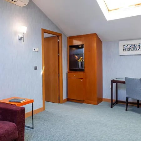 Macia Alfaros Hotell