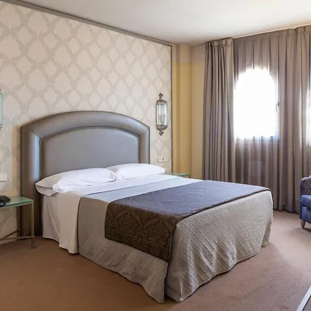 Hotel Macià Alfaros