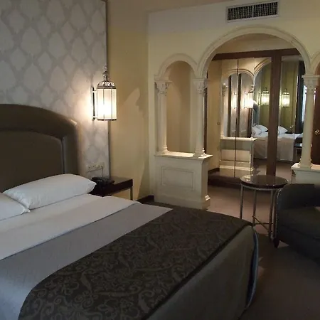 Macià Alfaros 4*