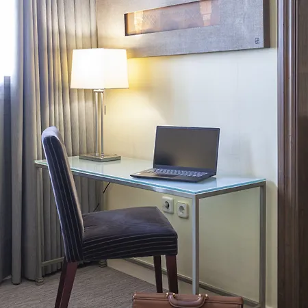 Macià Alfaros Hotel 4*