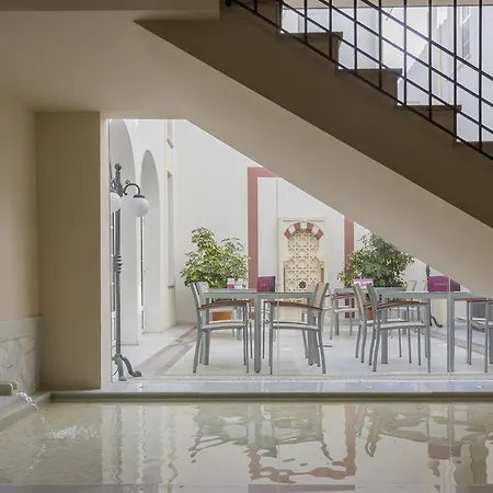 Hotel Macià Alfaros 4*