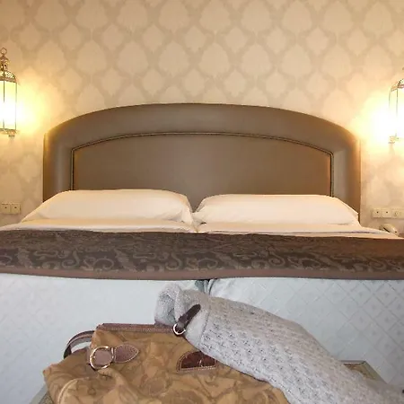 Hotel Macià Alfaros