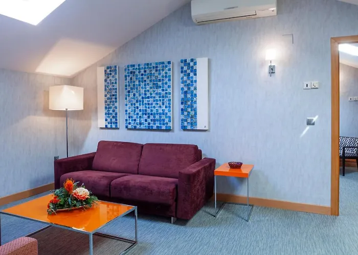 Macia Alfaros Hotell 4*