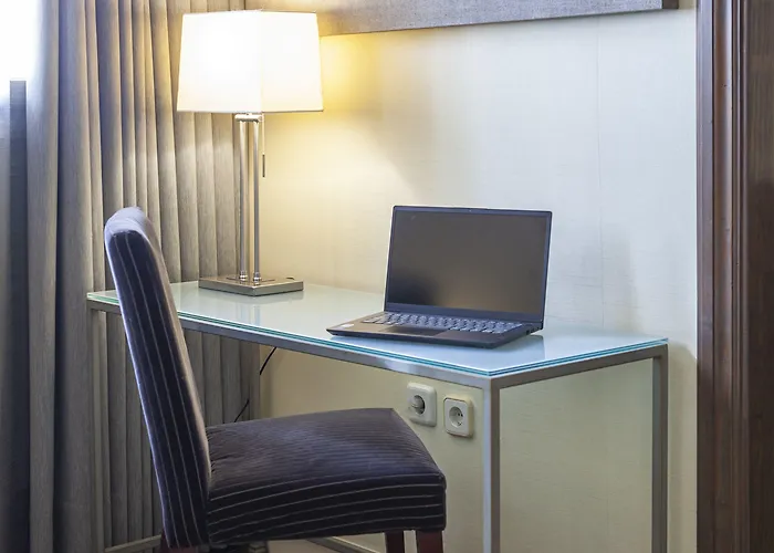 Macia Alfaros Hotell 4*