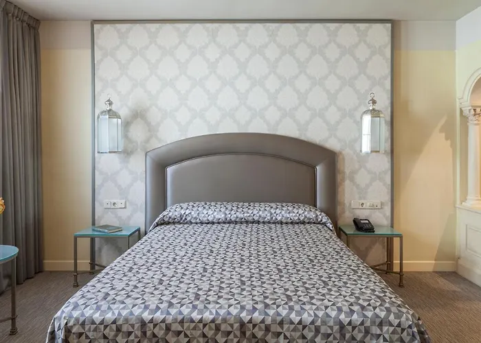 Macia Alfaros Hotell