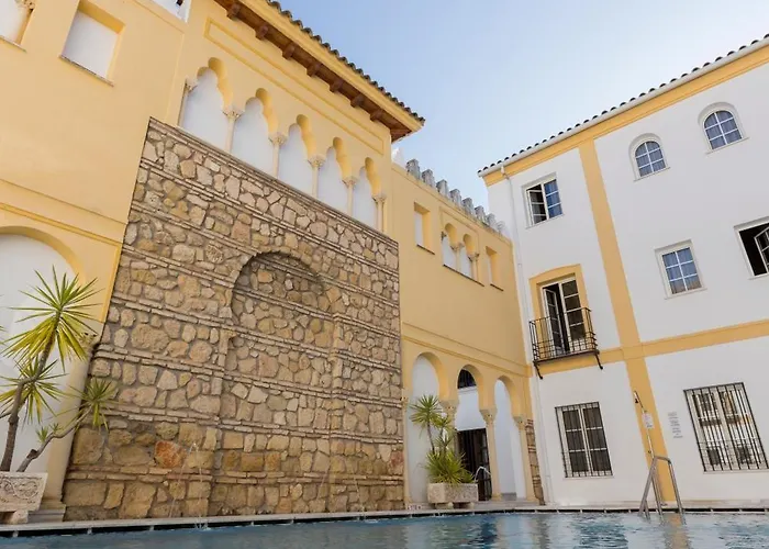 Hotell Macia Alfaros